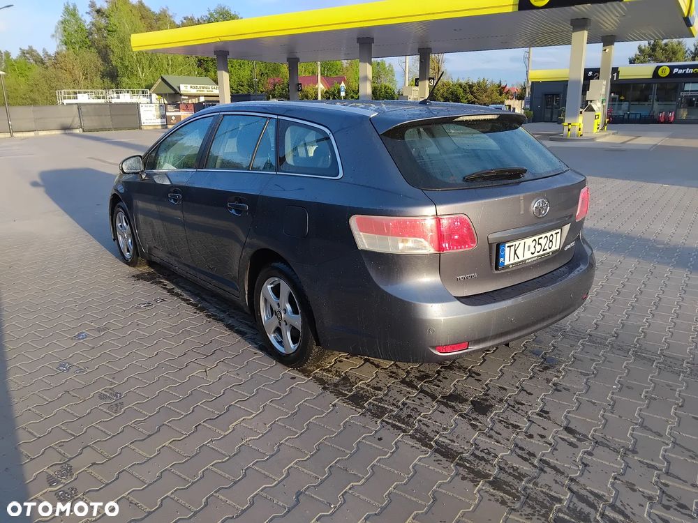 Toyota Avensis 1.8 Sol - 4