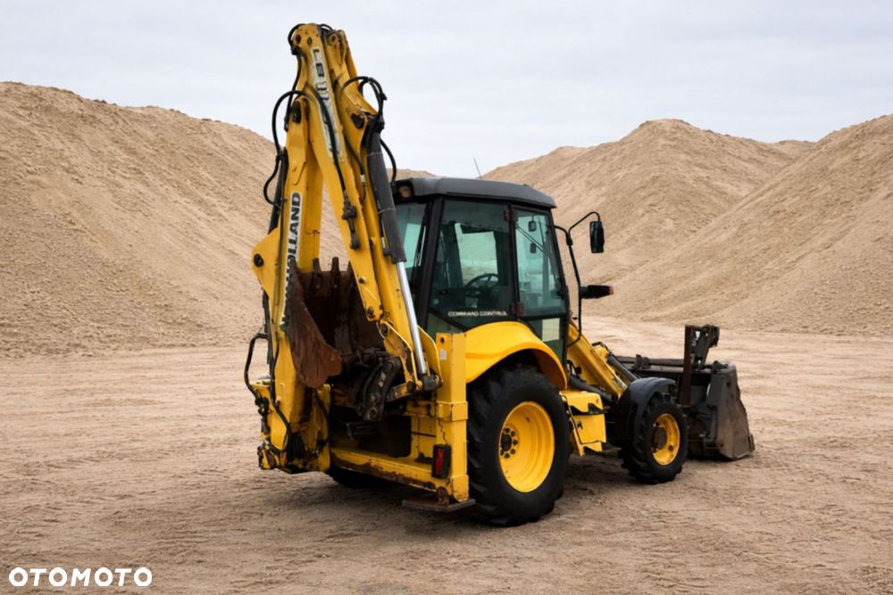 New Holland LB 110B - 5