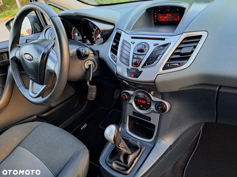 Ford Fiesta - 21