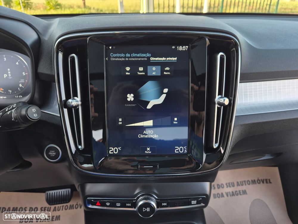 Volvo XC 40 2.0 D4 Momentum Plus AWD - 36