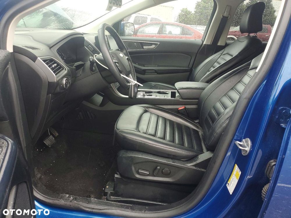 Ford Edge - 8