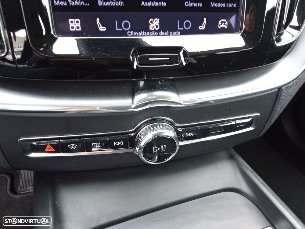 Volvo XC 60 2.0 B4 Inscription Geartronic - 23