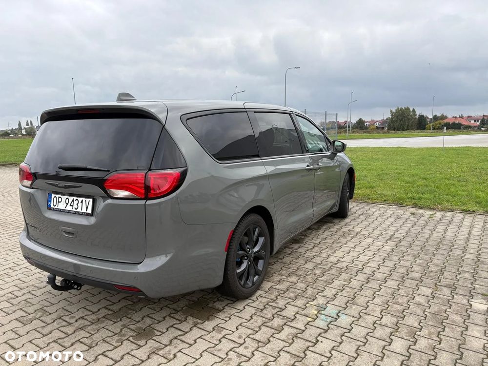 Chrysler Pacifica - 5