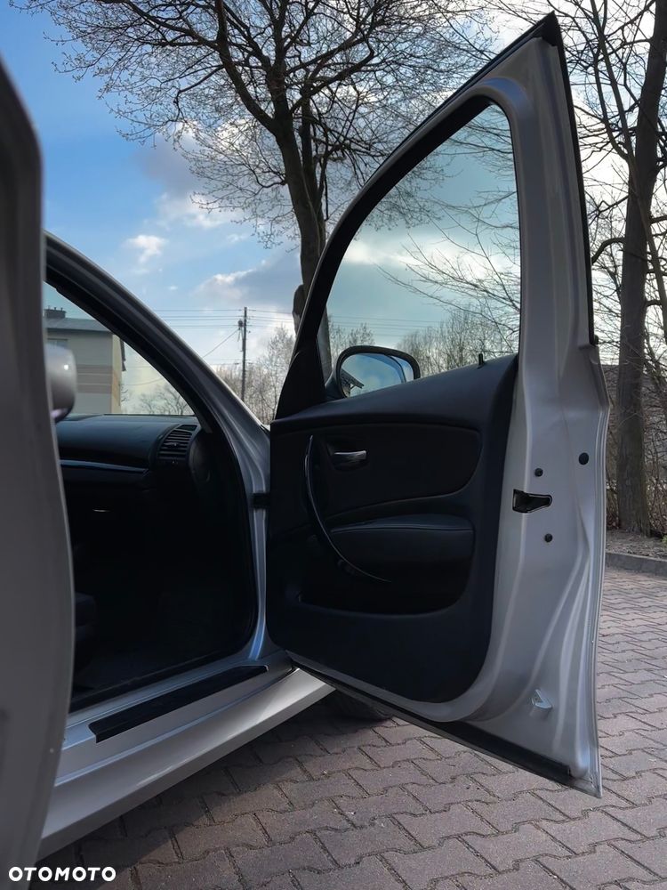BMW Seria 1 116i - 11