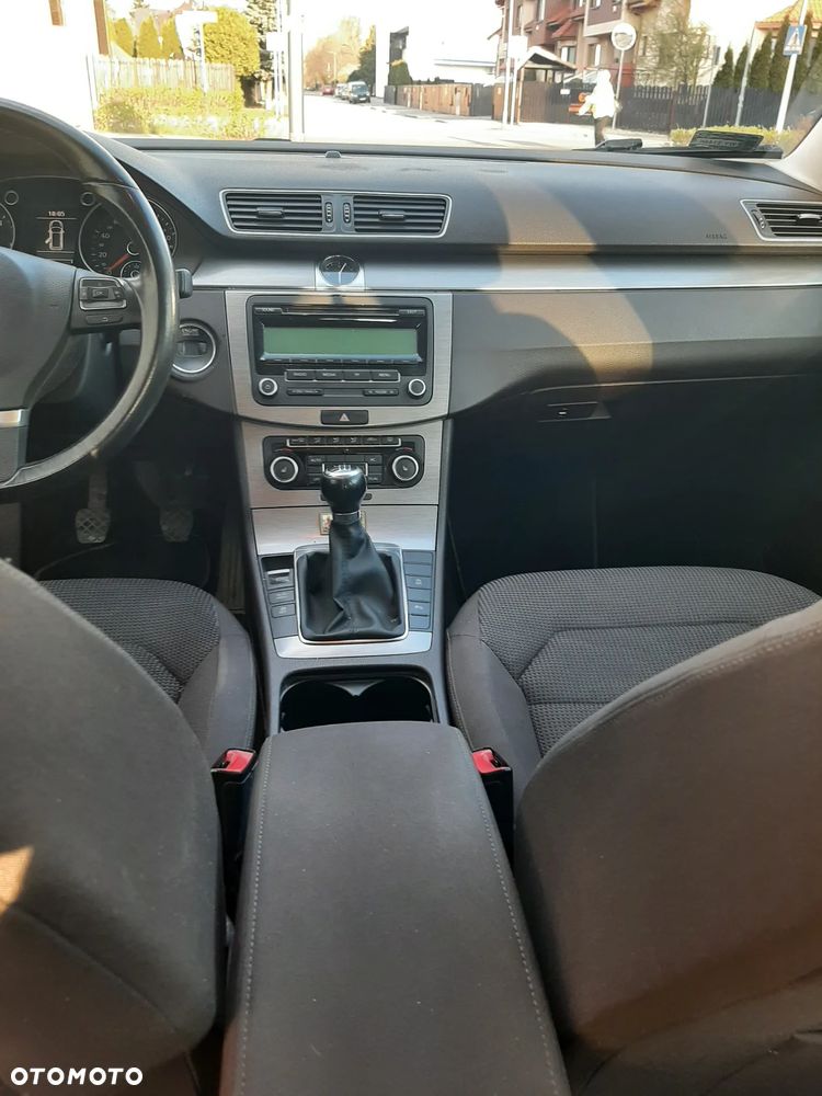 Volkswagen Passat 1.6 TDI DPF BlueMot Comfortline - 13
