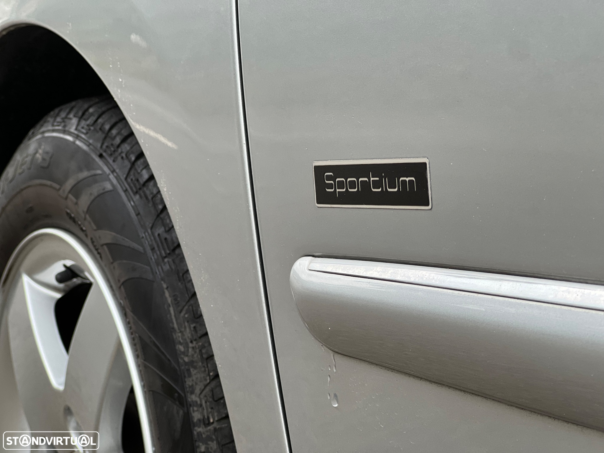 Peugeot 207 1.4 16V SE Sportium - 16