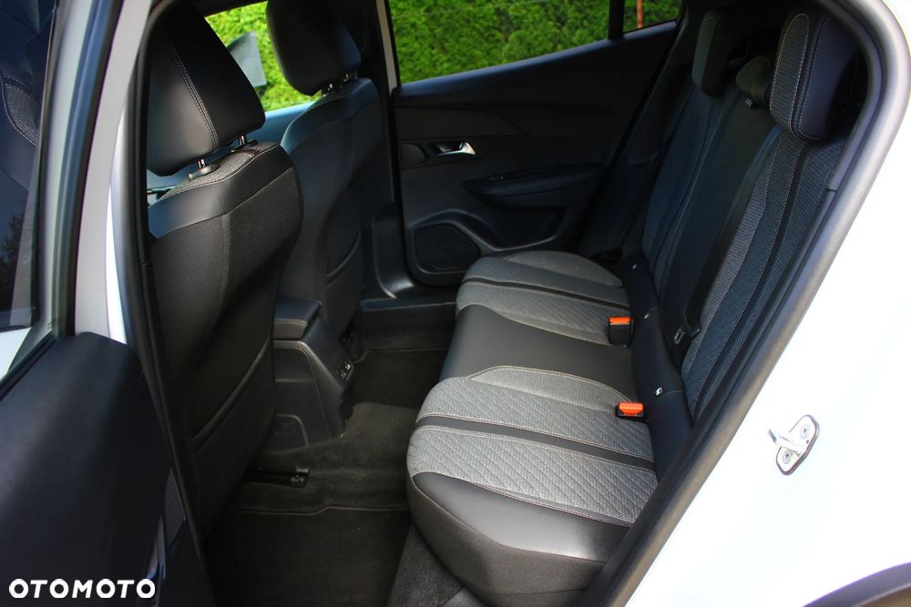 Peugeot 2008 1.5 BlueHDi Allure S&S EAT8 - 30