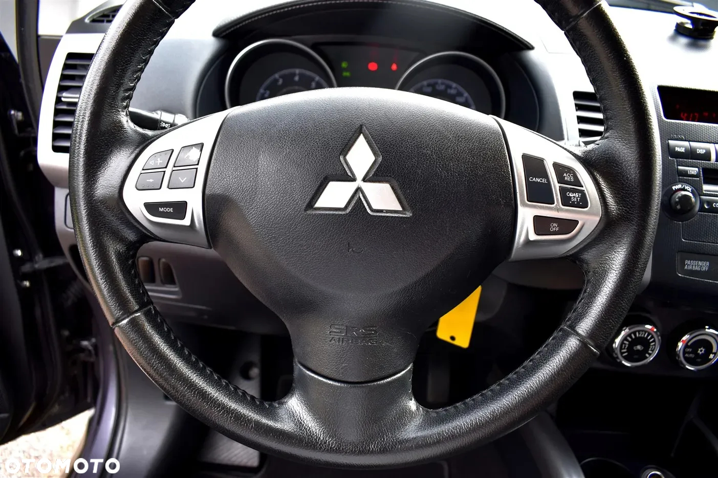 Mitsubishi Outlander 2.0 2WD Invite - 33