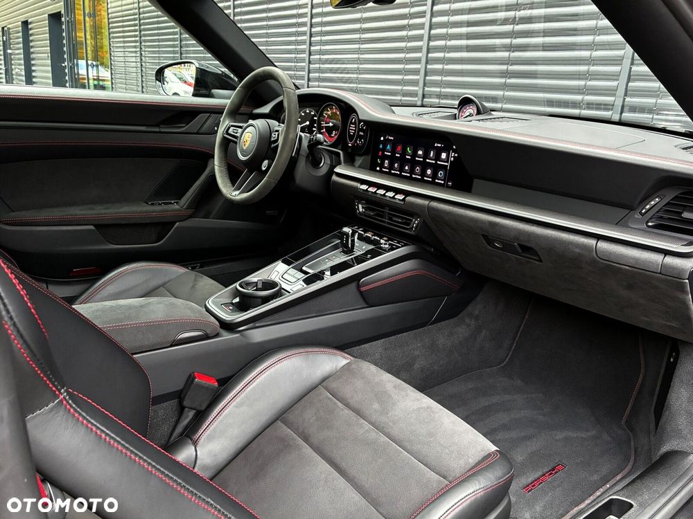 Porsche 911 Targa 4 GTS - 41