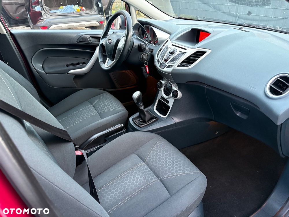 Ford Fiesta 1.4 Champions Edition - 28