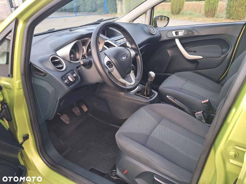 Ford Fiesta 1.25 Celebration - 18