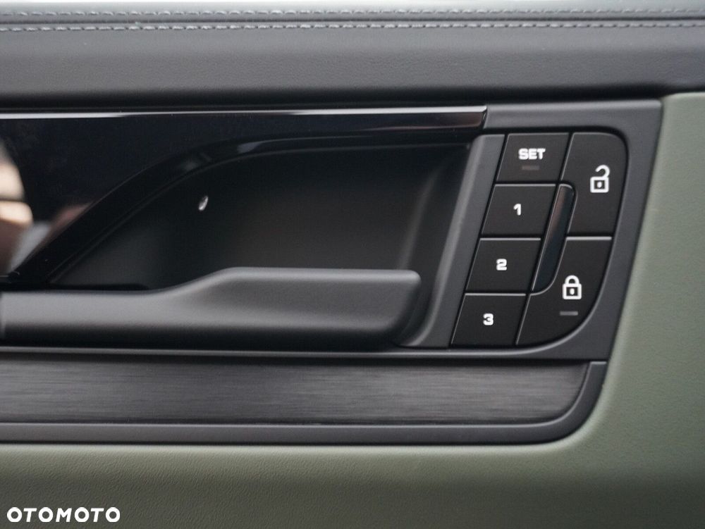 Porsche Cayenne E-Hybrid PHEV Black Edition - 20