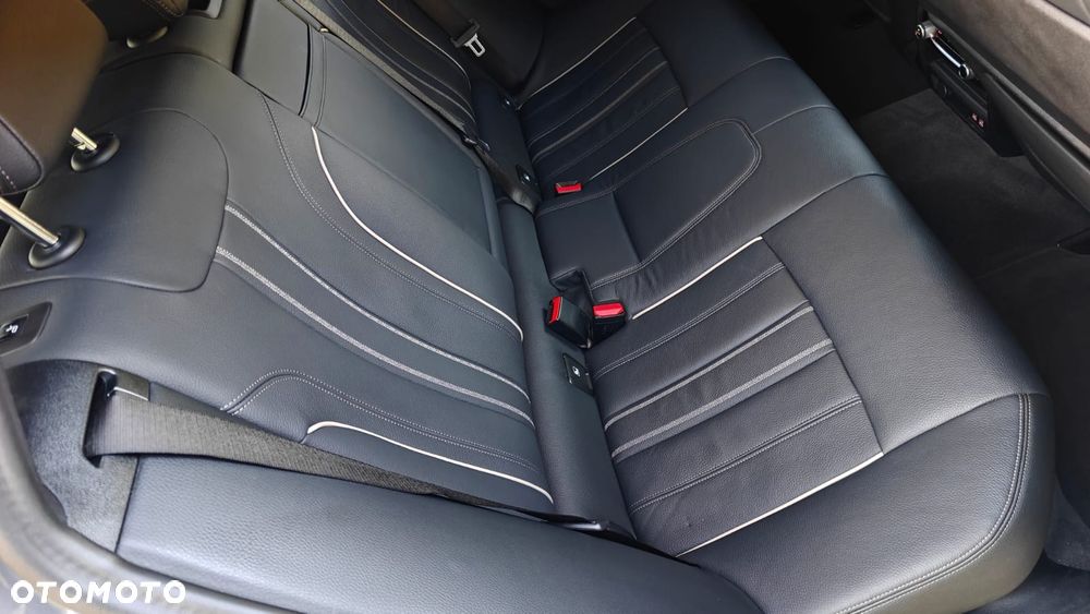 BMW Seria 5 520i Luxury Line - 40