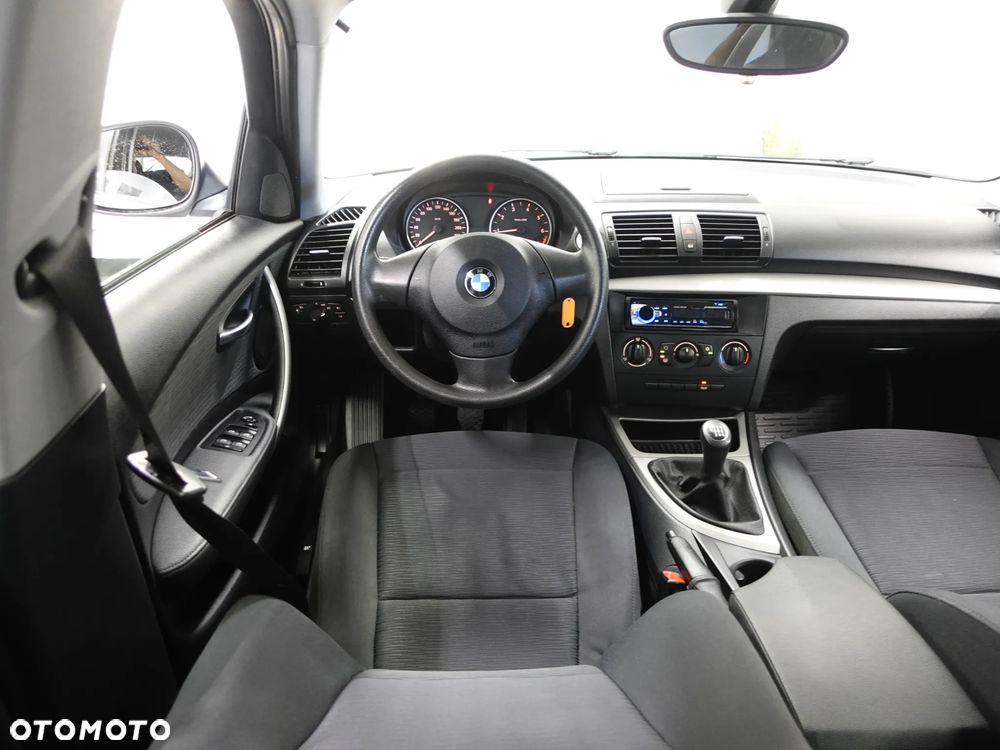 BMW Seria 1 116i - 28