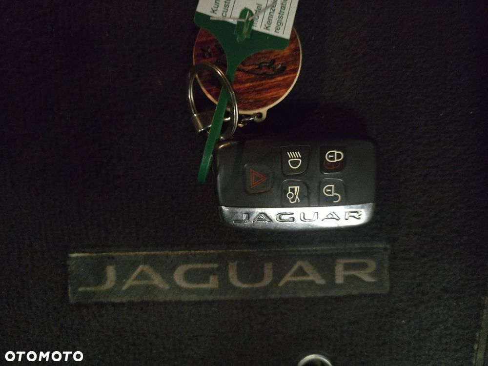 Jaguar XF - 16