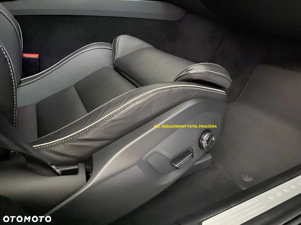 Volvo XC 60 B4 D AWD Plus Dark - 13