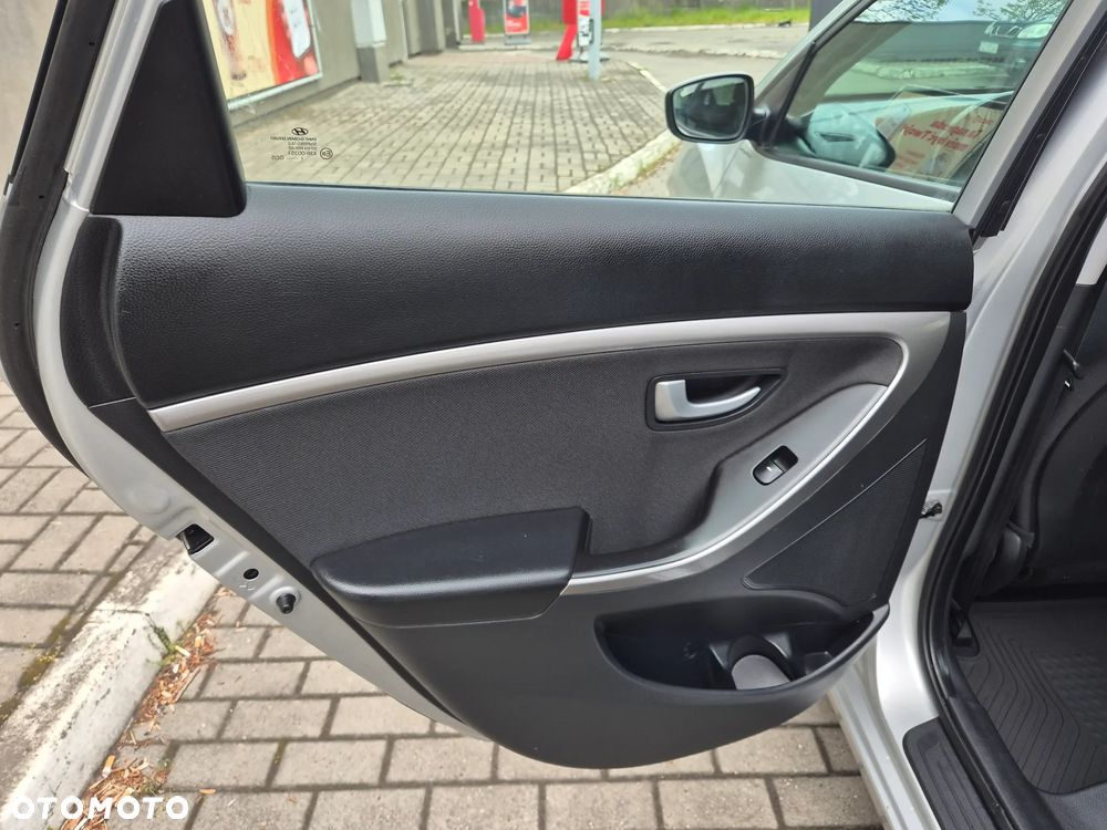 Hyundai i30 blue 1.6 GDI Trend - 15
