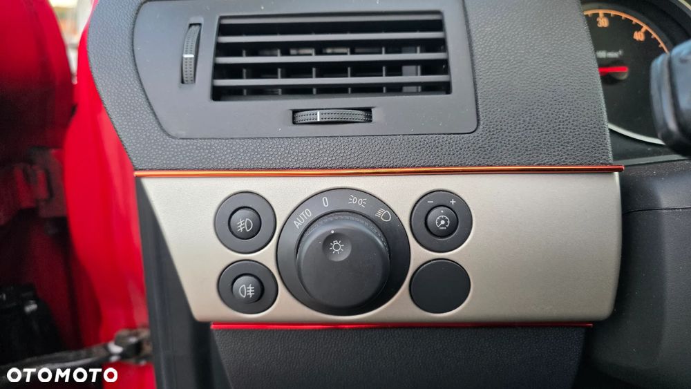 Opel Astra 1.9 CDTI DPF NAVI - 13