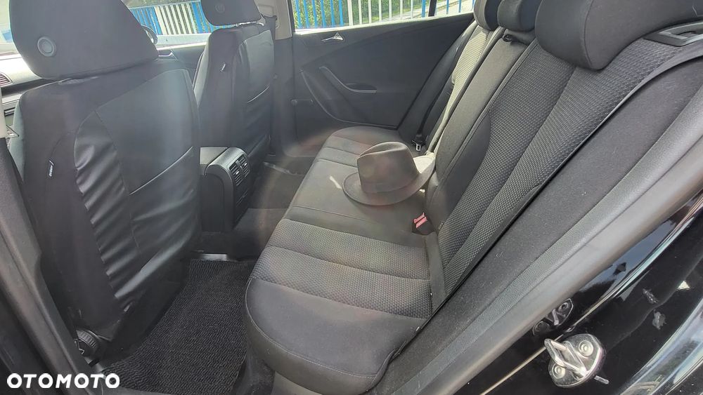 Volkswagen Passat 1.9 TDI Comfortline - 7