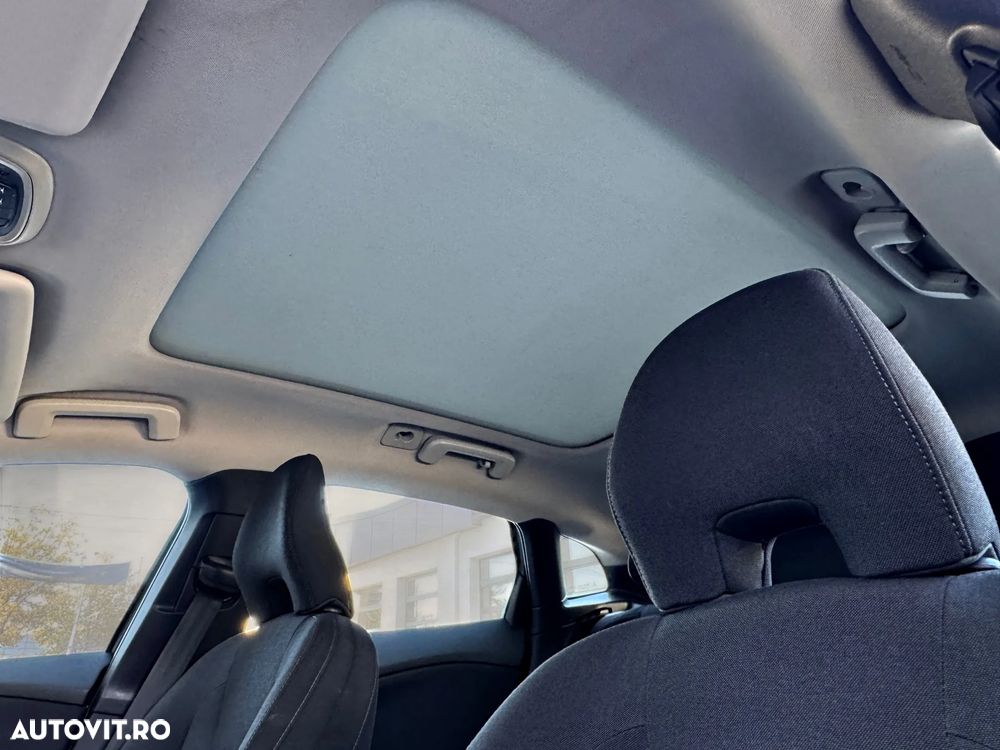 Volvo V40 D2 Powershift Momentum - 28