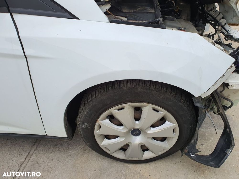 ARIPA FORD FOCUS 3 D. - 1