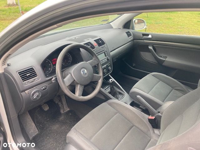Volkswagen Golf - 10