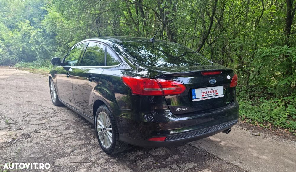Ford Focus 1.5 EcoBoost Titanium - 9