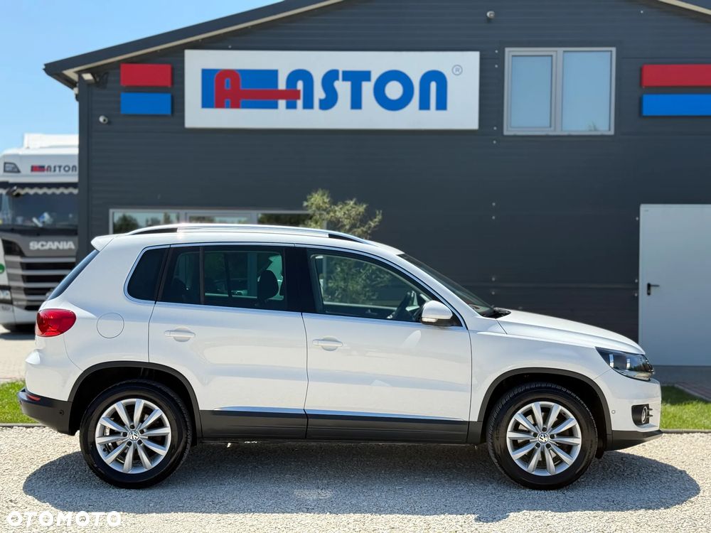Volkswagen Tiguan 2.0 TDI DPF BlueMotion Technology Lounge Sport & Style - 9