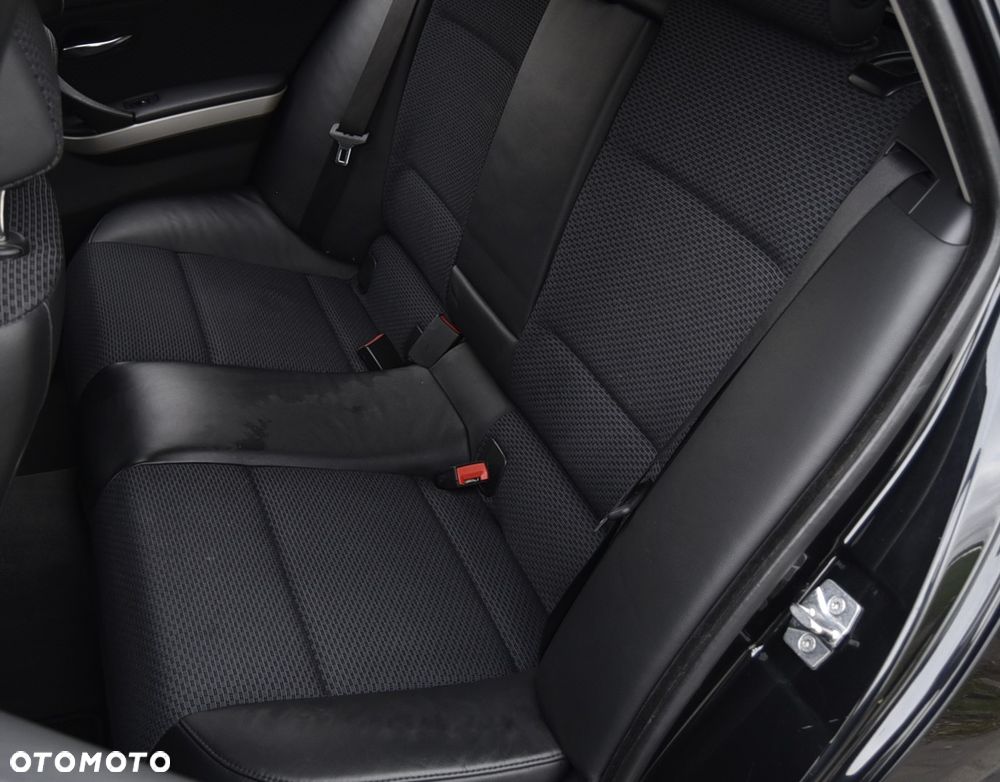 BMW Seria 3 320d DPF - 19