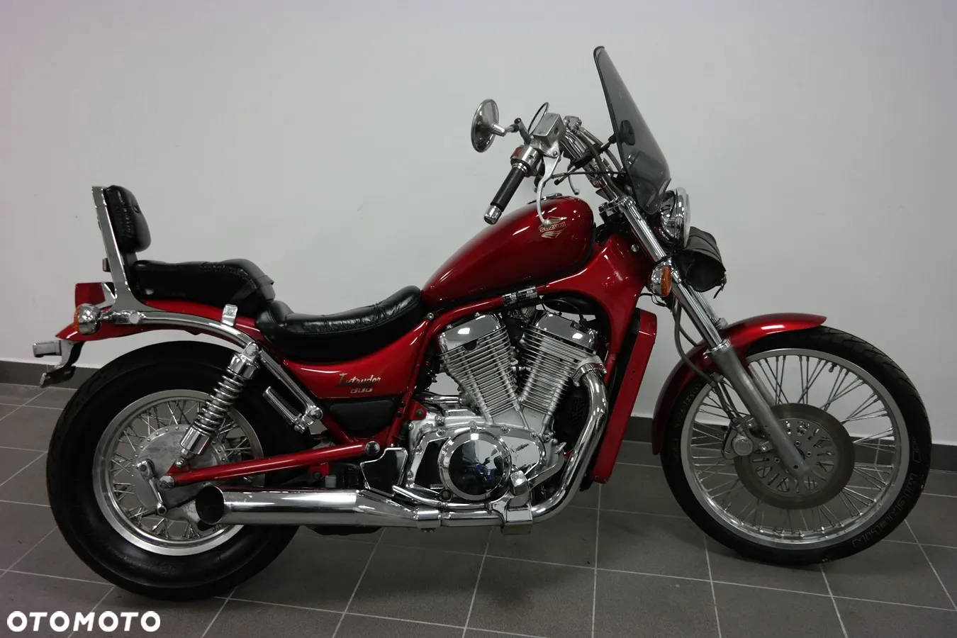 Suzuki Intruder - 8