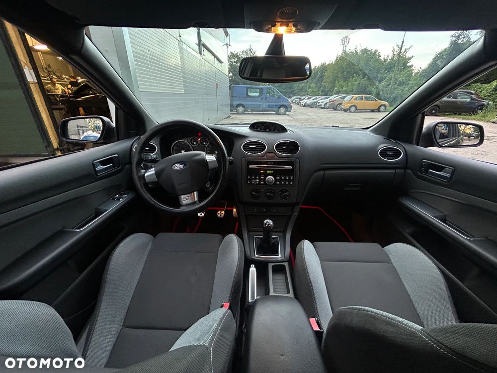 Ford Focus ST - 16