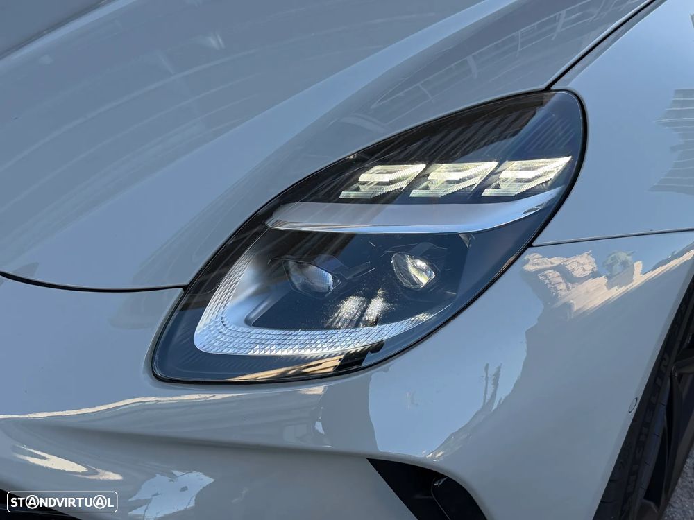 Aston Martin Vantage Coupe V8 - 13