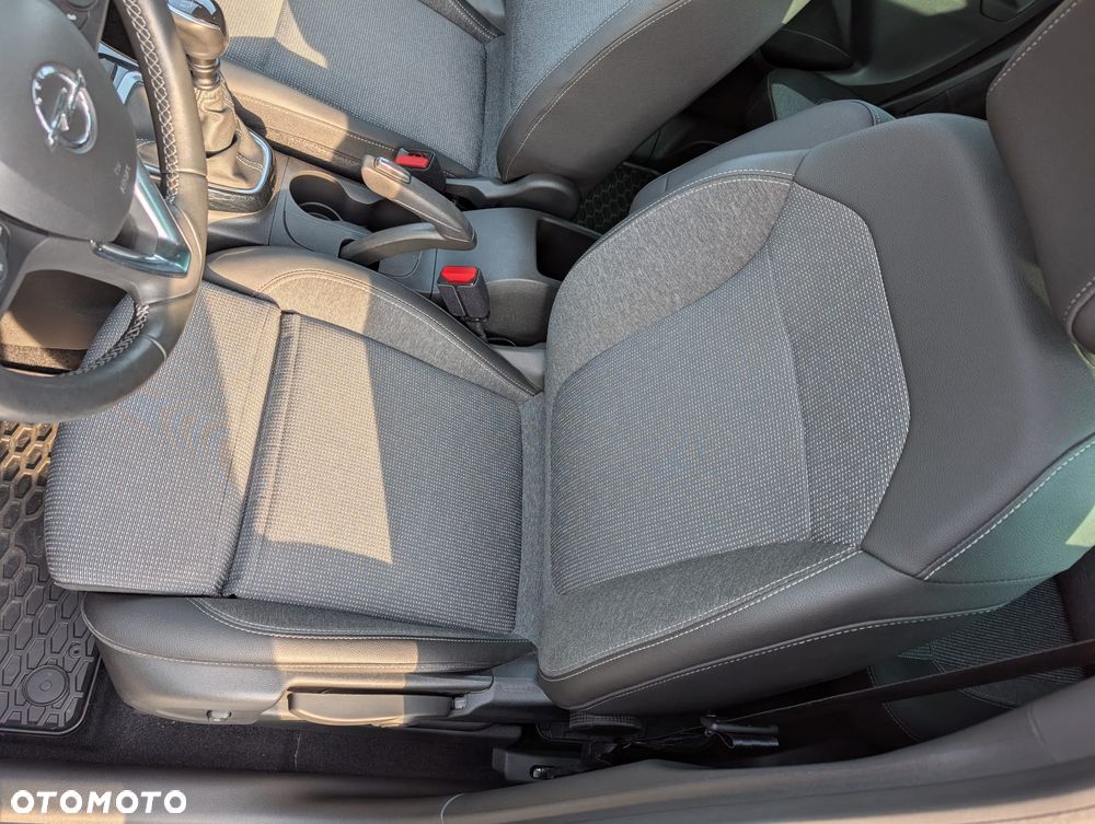 Opel Crossland X - 11