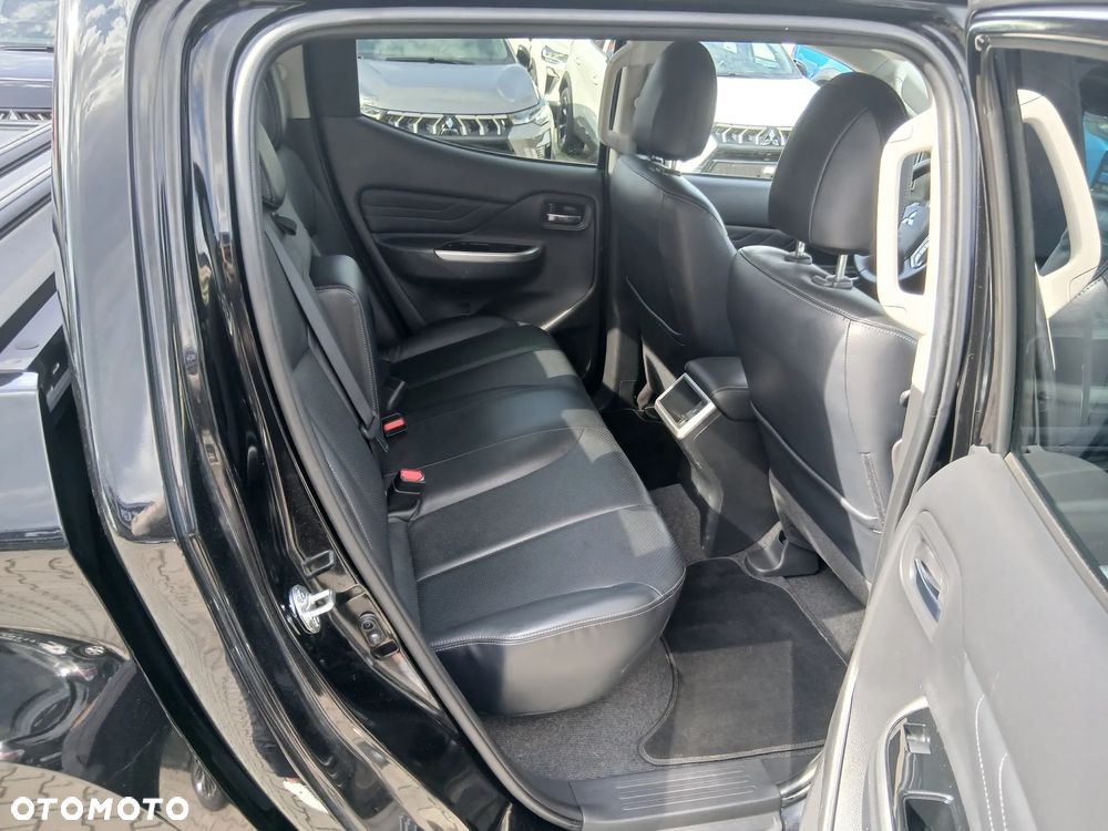Mitsubishi L200 2.2 d DC Instyle Plus - 13