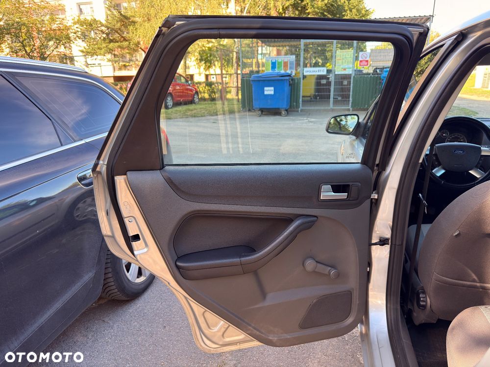 Ford Focus 1.6 Comfort - 13