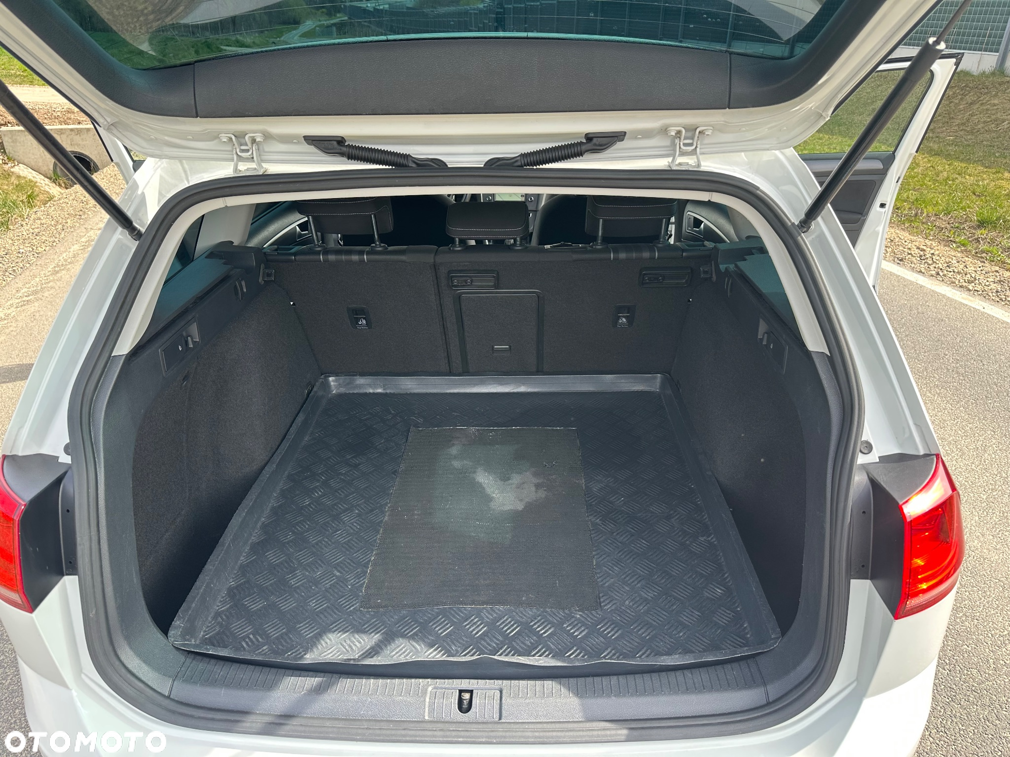 Volkswagen Golf Variant 1.4 TSI BlueMotion Technology Lounge - 24