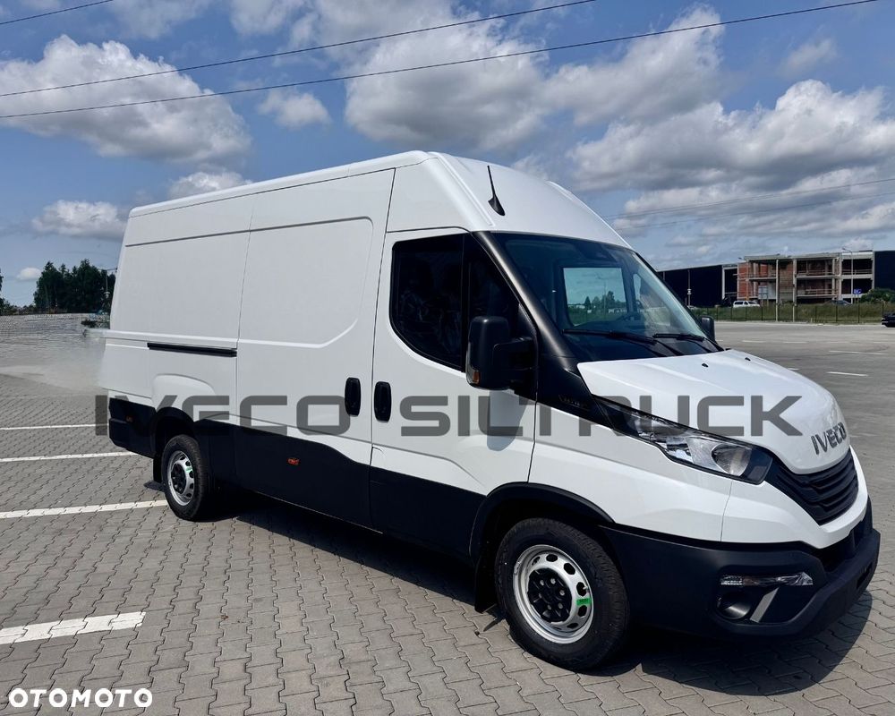 Iveco Daily furgon dostępny od ręki 12m3 - 4