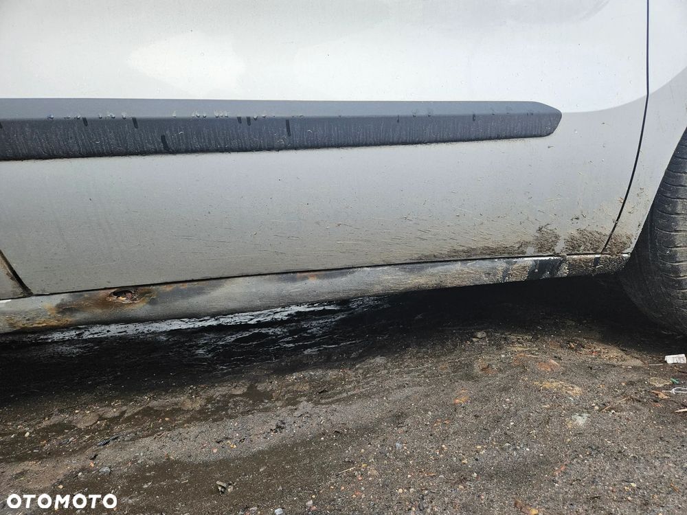 Fiat Doblo 2 1.6 multijet 2010 lakier 612 - 13