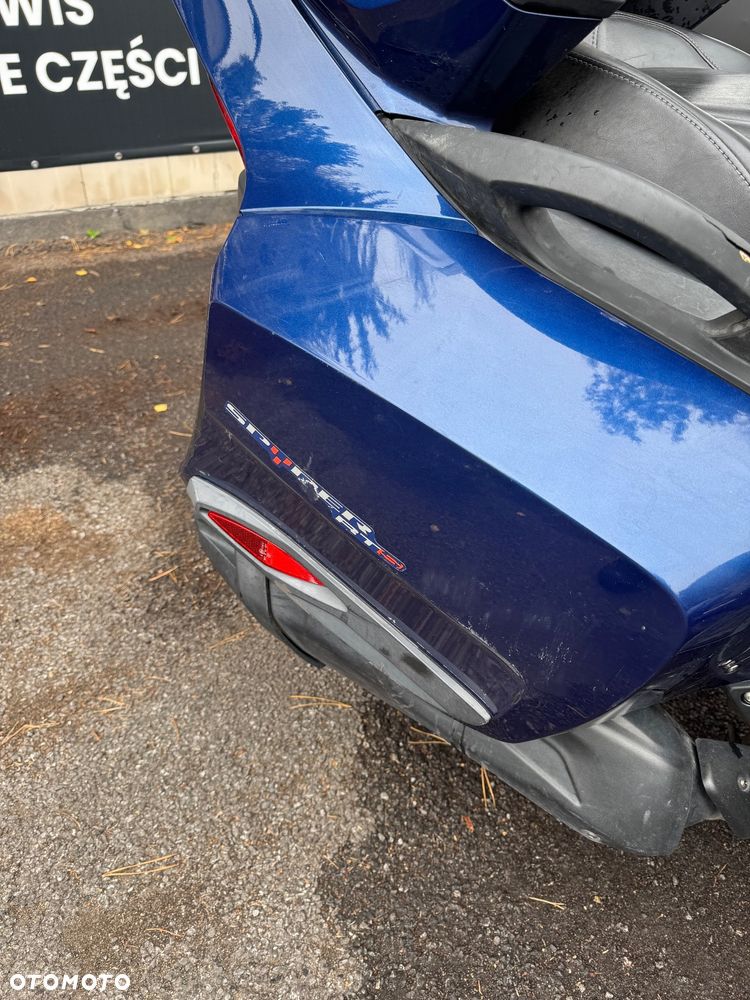 Can-Am Spyder - 10