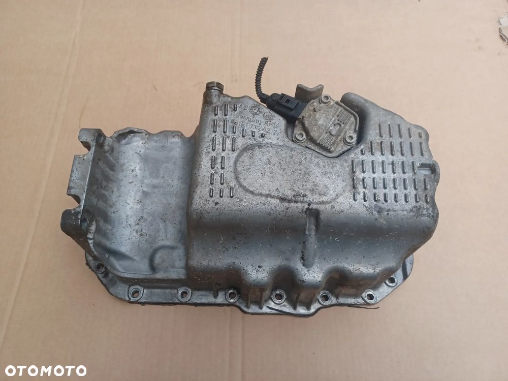 MISKA OLEJU VW 1.4 TSI 1.6 FSI 03C103603T - 1