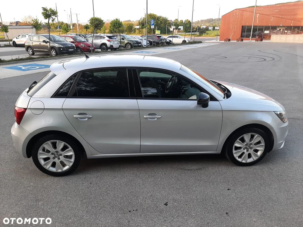 Audi A1 Sportback 1.6 TDI S tronic Ambition - 7