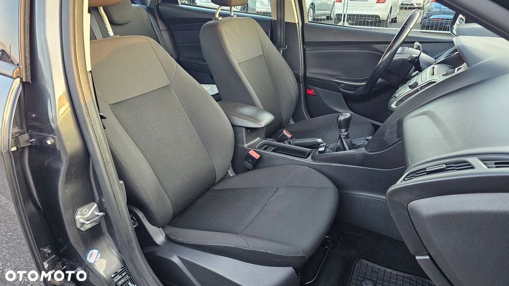 Ford Focus 1.6 Trend - 12