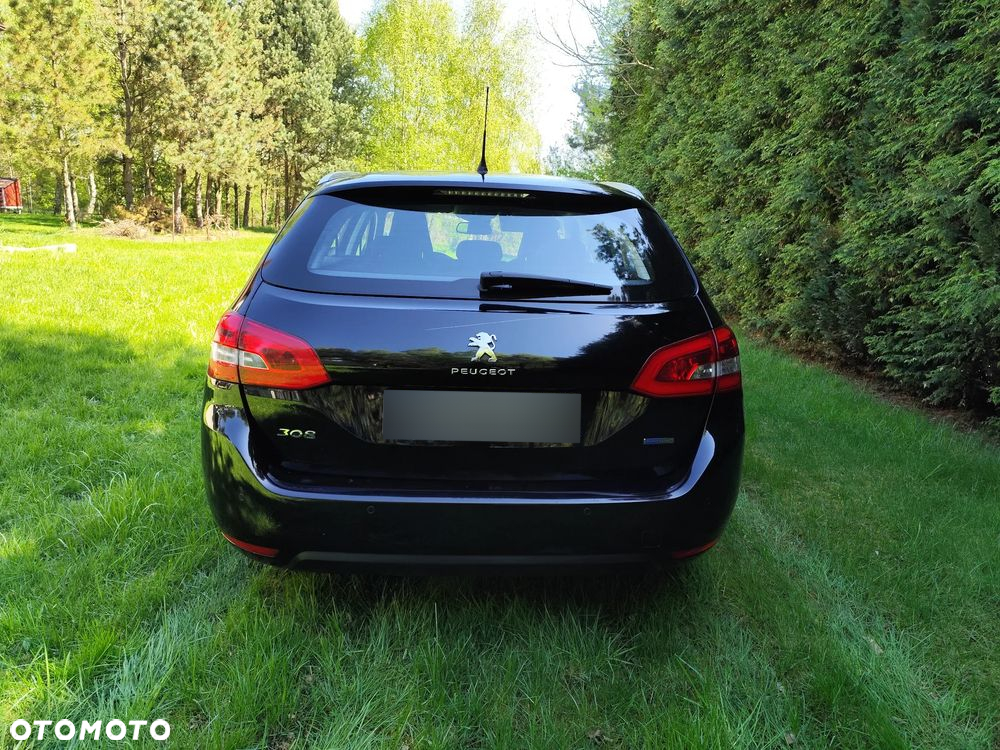 Peugeot 308 SW 1.2 PureTech Allure S&S - 3