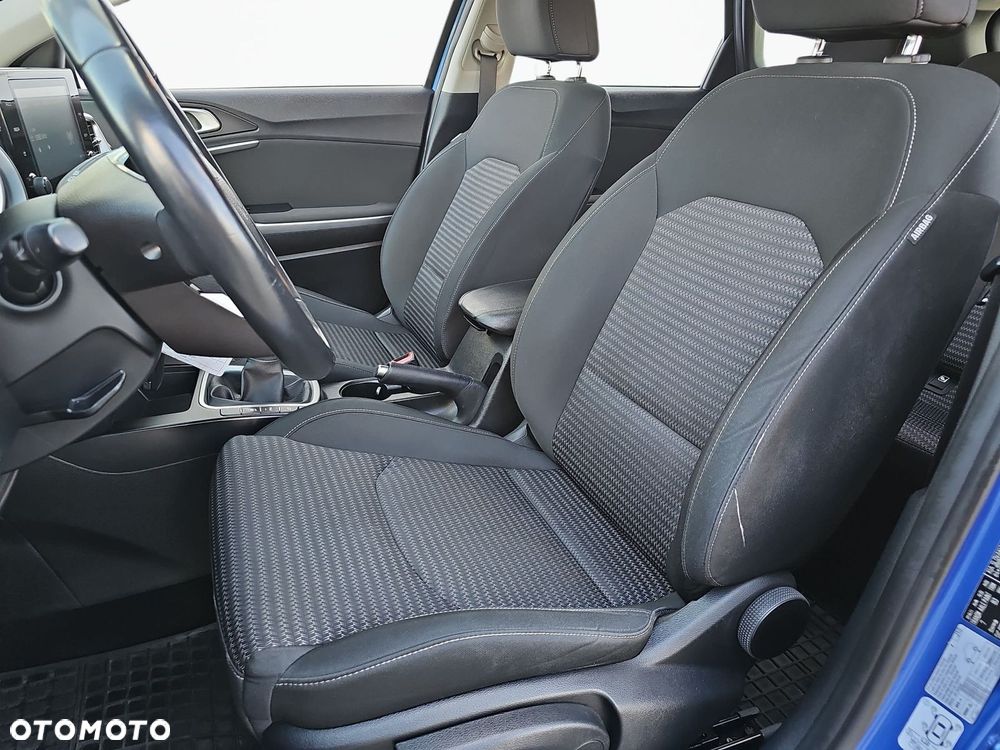Kia Ceed 1.5 T-GDI M - 22
