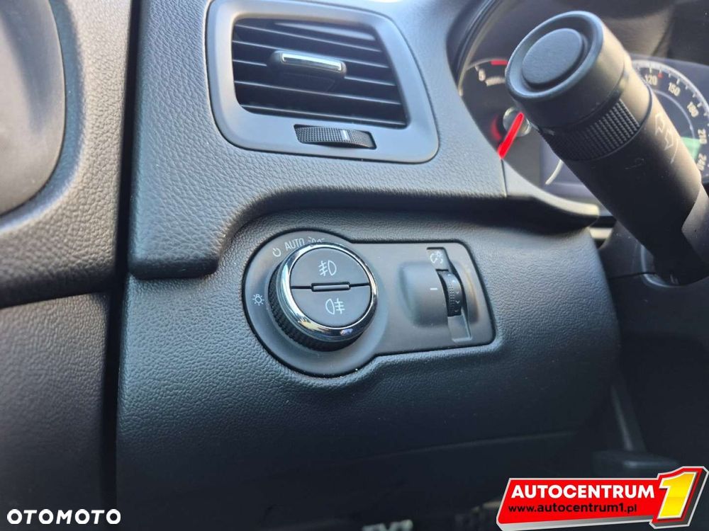 Opel Insignia - 27
