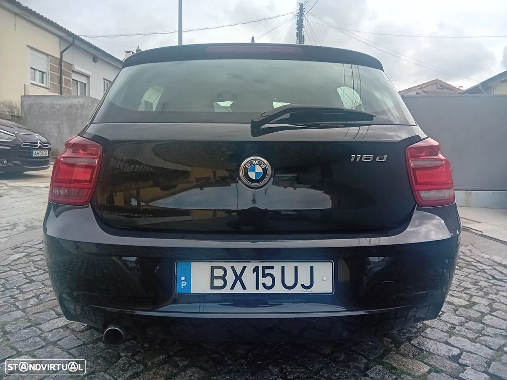 BMW 116 d Line Urban - 16