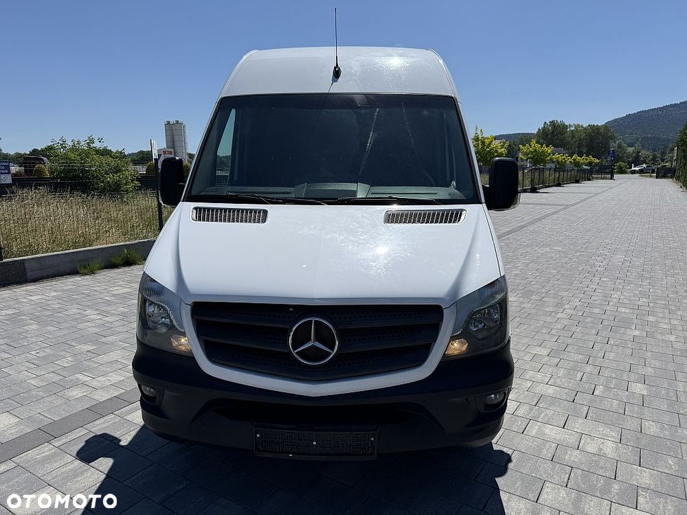 Mercedes-Benz Sprinter - 2