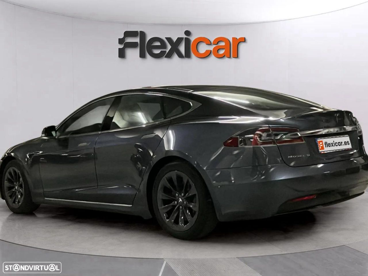 Tesla Model S - 3