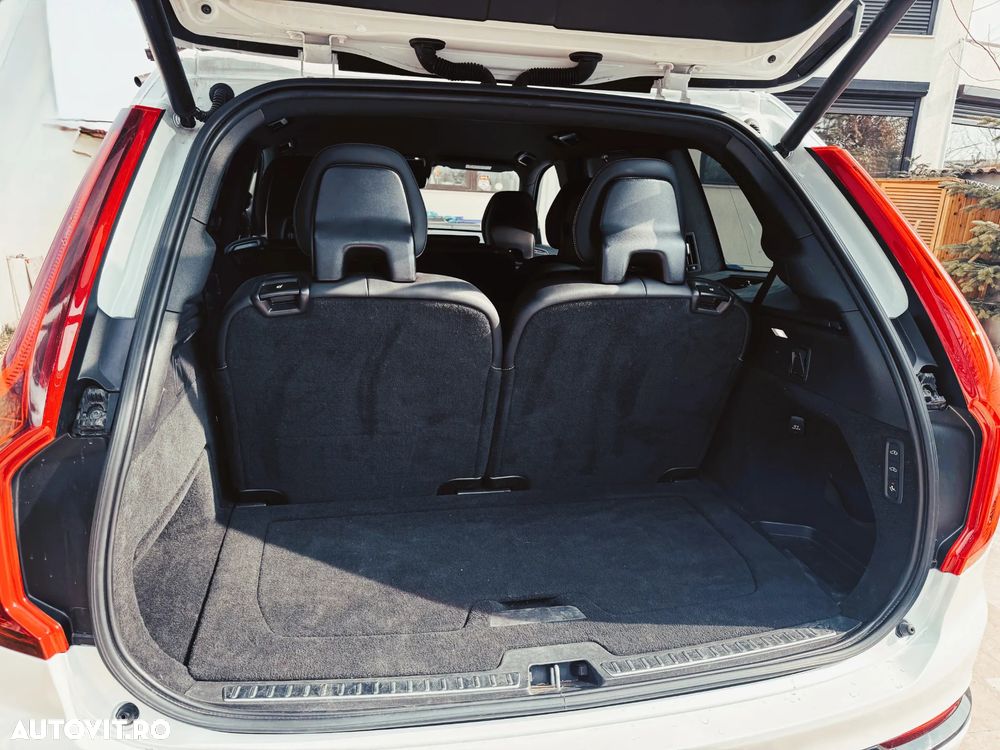 Volvo XC 90 T8 AWD Ultra Black Edition - 16