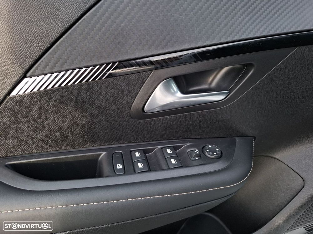 Peugeot 208 1.2 Hybrid Allure e-DCS6 - 23